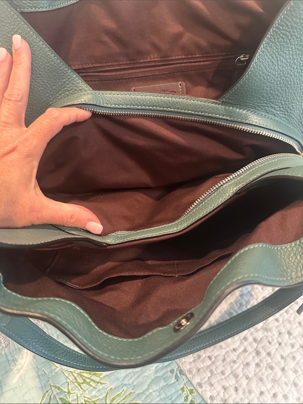 Coach Green Pebbled Leather Shoulder Hobo with Matching Wallet - Picture 5 of 11